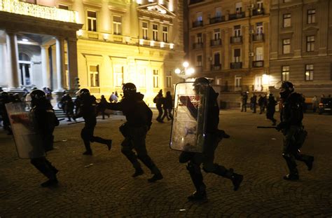 Zamieszki w Tulúmie: Bunt przeciwko dominacji Tolteckiej i narodziny autonomicznej cywilizacji